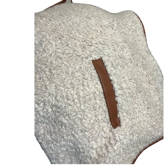 Love Tree Faux Fur & Sherpa Reversible Vest – Medium – NWT - Picture 6 of 7